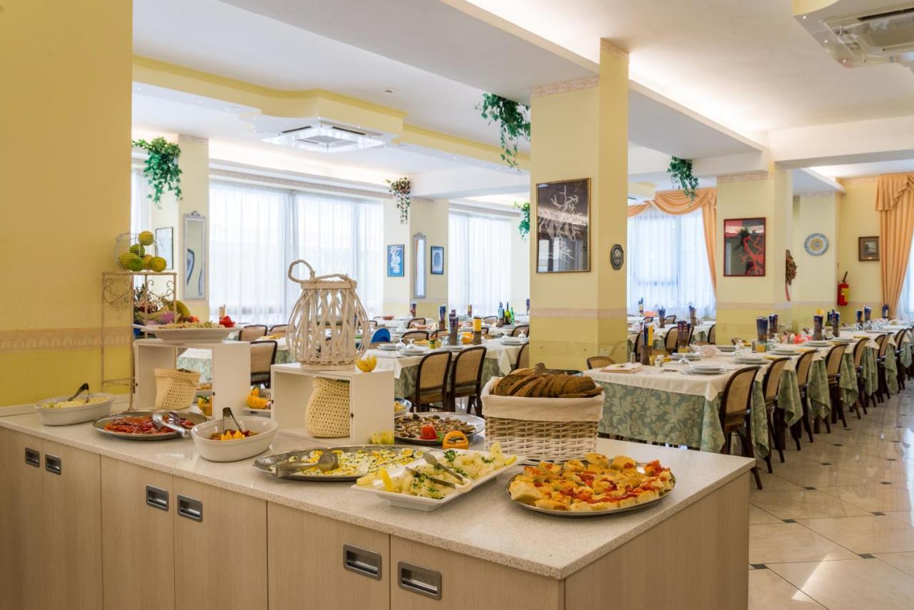 Hotel Miranda เบลลาเรีย-อีเจอา มารีนา ภายนอก รูปภาพ