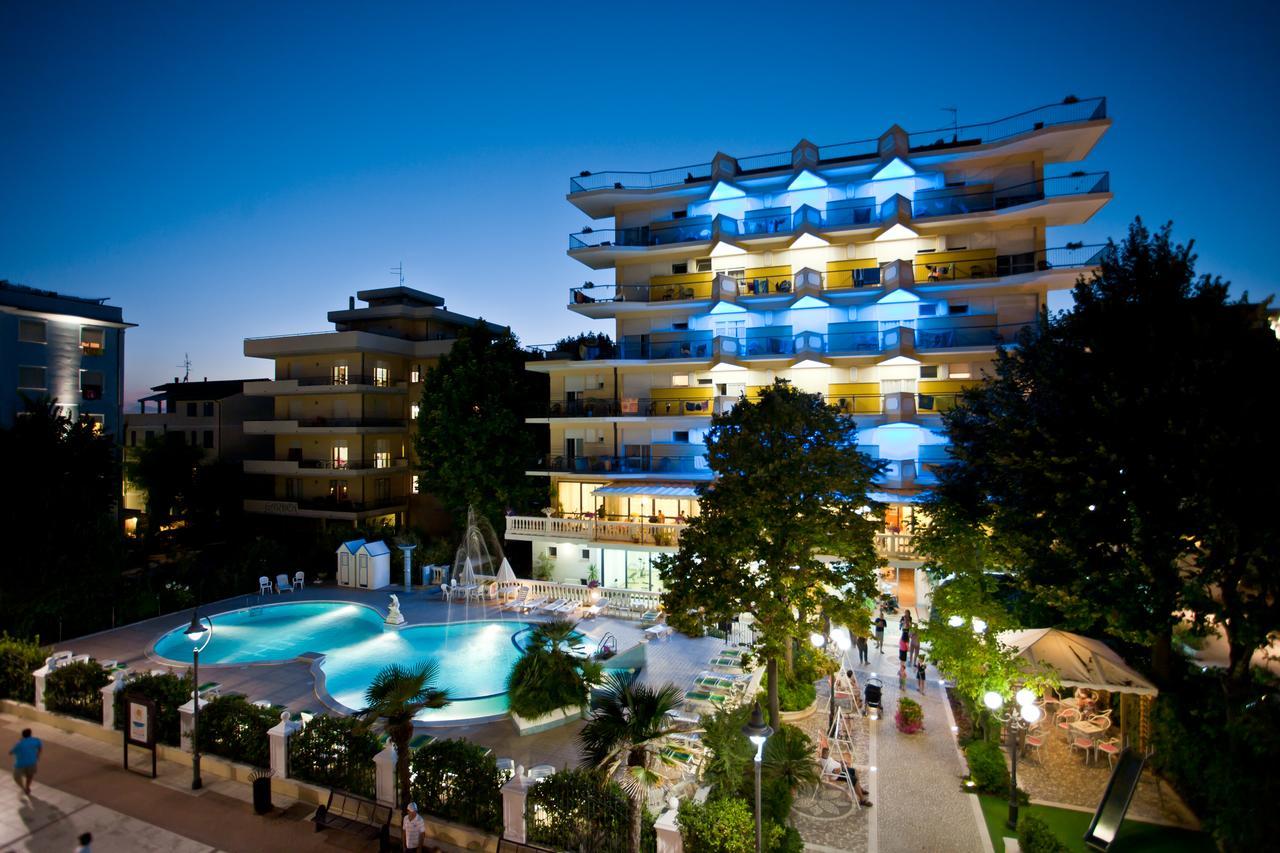 Hotel Miranda เบลลาเรีย-อีเจอา มารีนา ภายนอก รูปภาพ