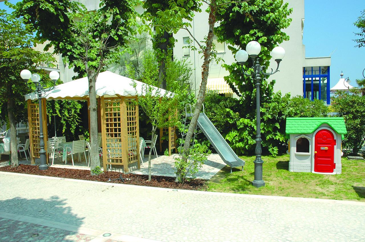 Hotel Miranda เบลลาเรีย-อีเจอา มารีนา ภายนอก รูปภาพ